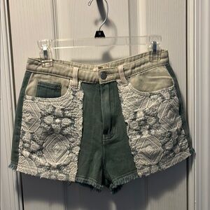POL denim/white embroidered Women's Shorts. Size small.